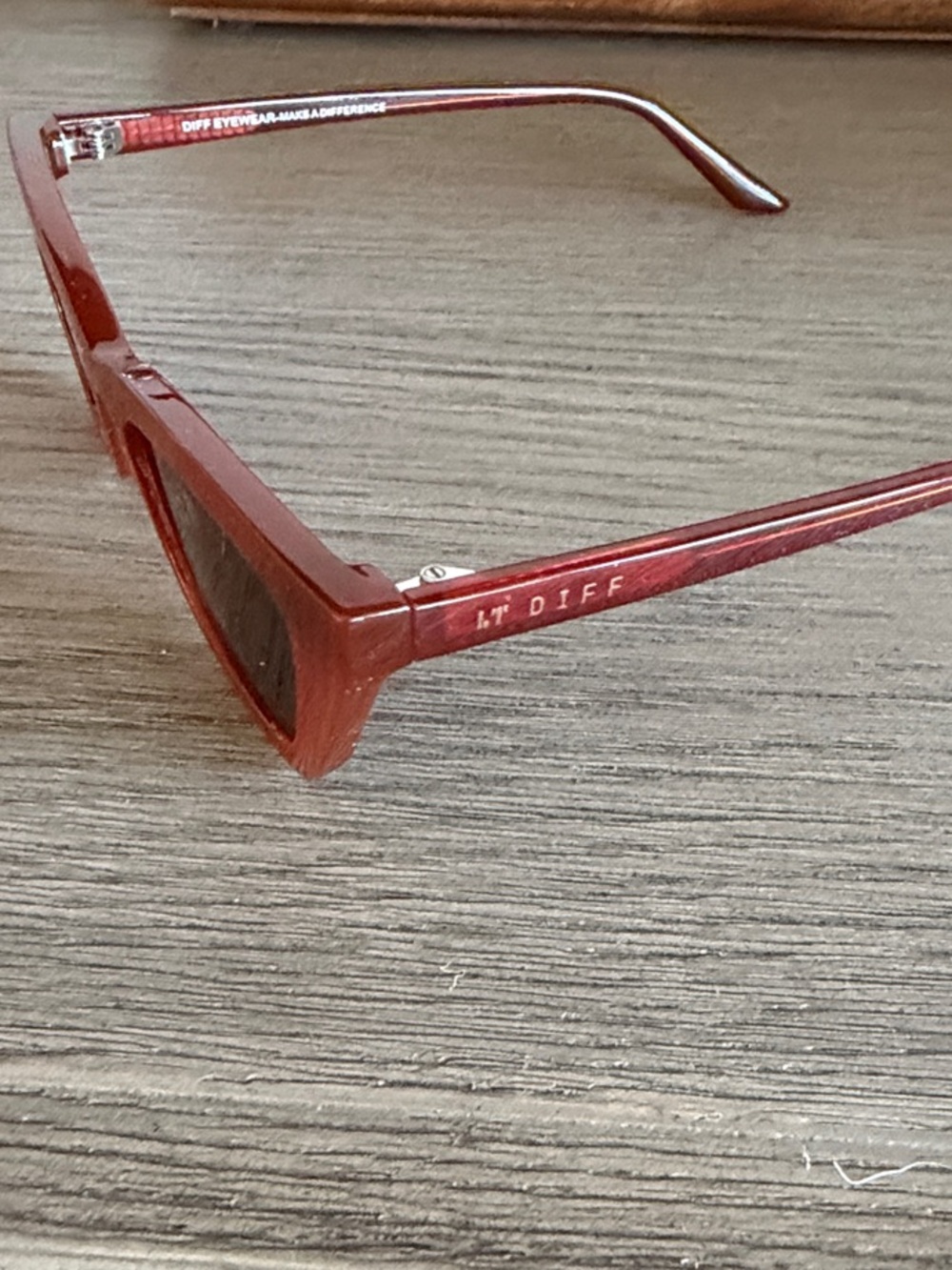 Diff Eyewear Women's Rectangular Sunglasses in Deep Red